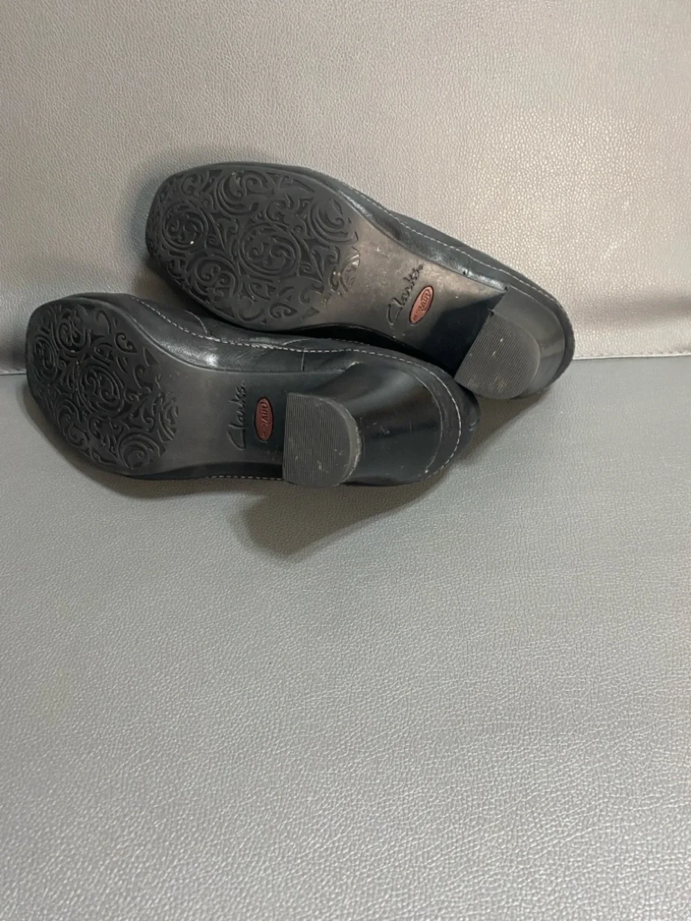 Clarks Artisan Black Mary Jane Block Heel Pumps - Picture 5 of 7